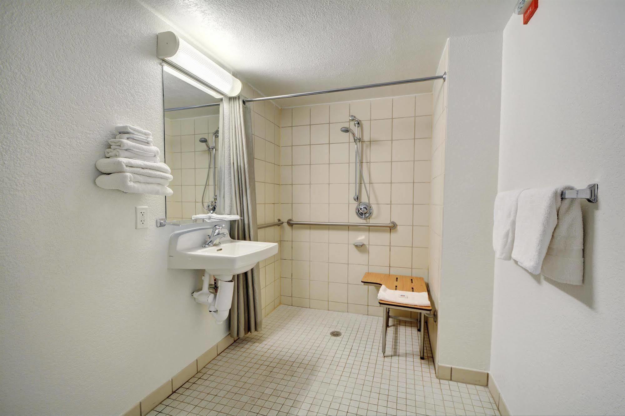 Motel 6-Newport, Ri Экстерьер фото